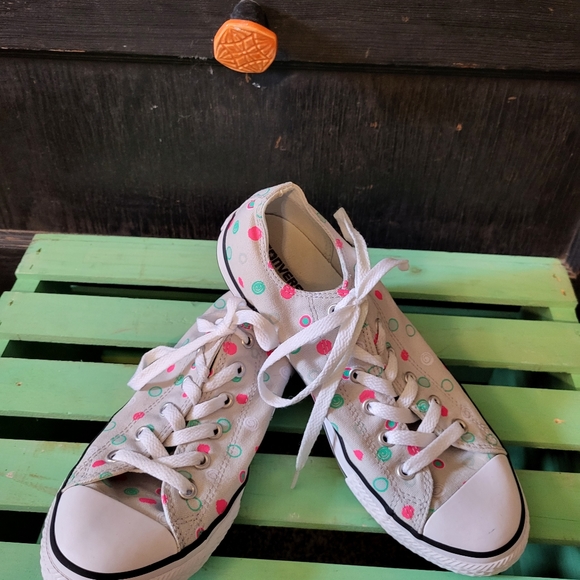 CONVERSES - Picture 4 of 5